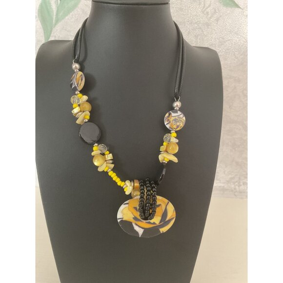 Beaded Necklace With Yellow & Black Pendant Adjustable - Picture 1 of 5